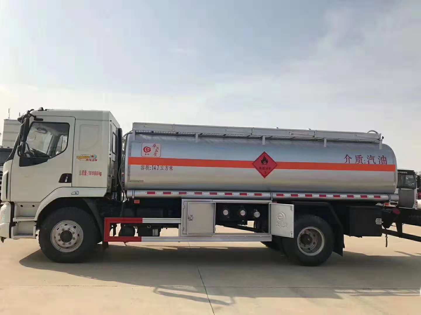 油罐車 運油車 槽罐車 鋁合金油罐車 油罐車 運油車 槽罐車 鋁合金油罐車